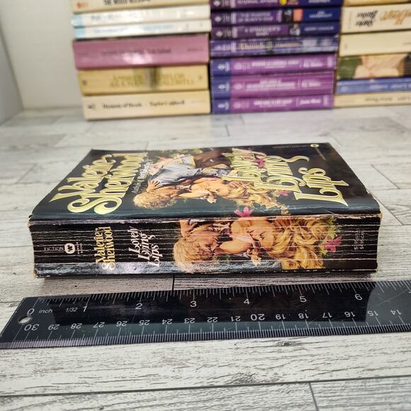 Lovely Lying Lips by Valerie Sherwood 1983 First Print Warner Paperback Romance - Picture 7 of 14